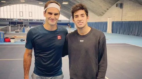 Cristian Garin tras pelotear con Roger Federer.
