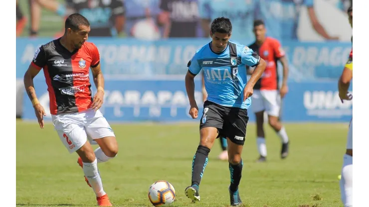 Leal actualmente juega en Magallanes.