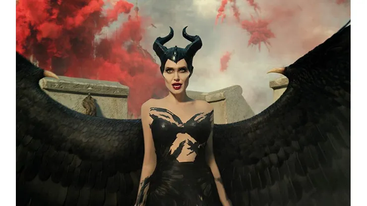 Jolie retorna con su magnética interpretación de la clásica villana Disney.