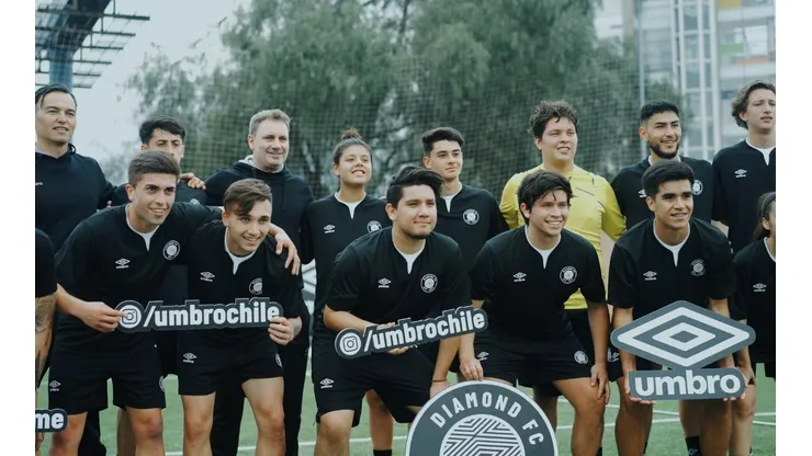 Marcelo Barticciotto dirigió la práctica final de la elección del nuevo embajador de Umbro.