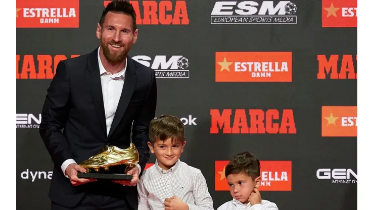 Messi junto a sus dos hijos mayores, Thiago y Mateo.