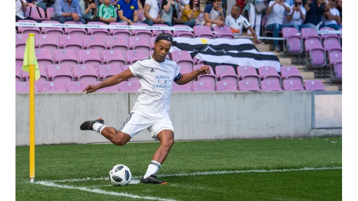 Ronaldiho estará jugando en Santiago.