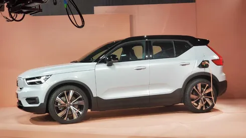 Volvo entra al mercado de los autos eléctricos con el XC40 Recharge