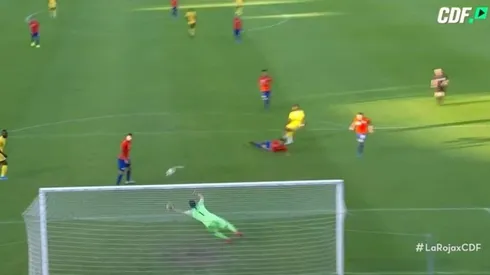 Claudio Bravo no llega al disparo del delantero de Guinea