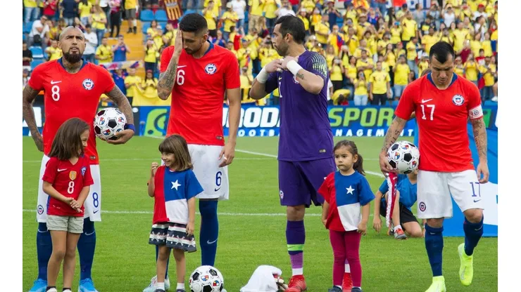 Reinaldo Rueda juega al misterio sobre el capitán de la Roja ante Guinea