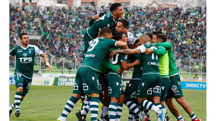 A estadio lleno: Santiago Wanderers y Cobreloa sacan aplausos en la Primera B