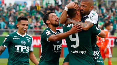 Wanderers se mantiene en la cima