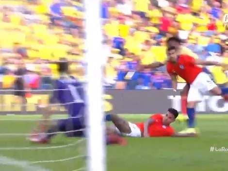 Tapadón de Claudio Bravo a Juan Guillermo Cuadrado