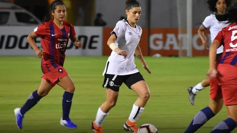 Colo Colo frente a Cerro en Quito.