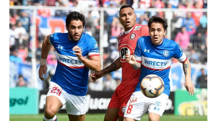 Unión La Calera tiene la ventaja en el marcador ante la UC por los cuartos de Copa Chile.