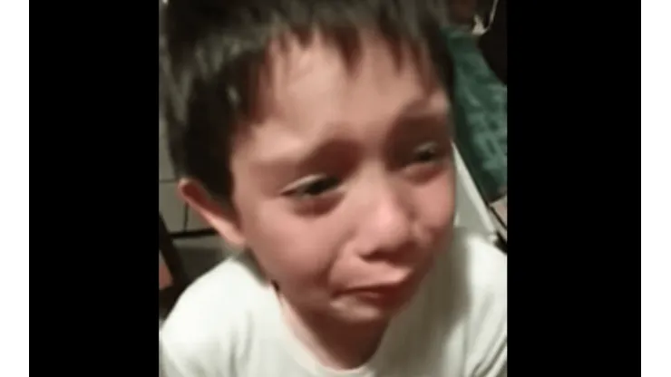 El video acumuló miles de reproducciones y comentarios de ánimo para el pequeño.