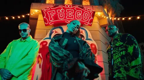 El trío de la colaboración en el set.