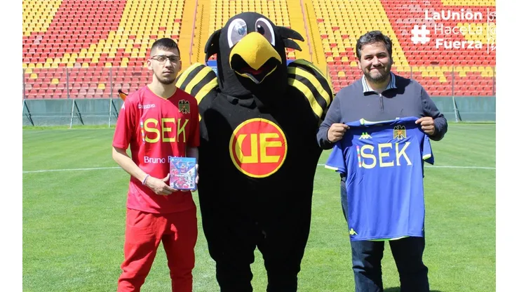 Unión Española presenta a sus dos jugadores profesionales de PES 2020