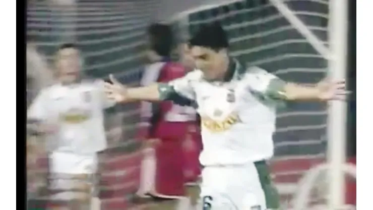 Esteban Paredes, con 21 años, celebraba ante Universidad de Chile