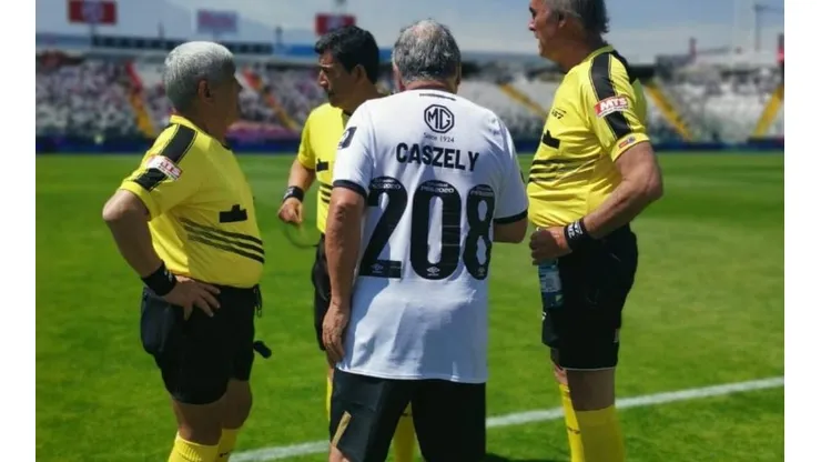 Caszely jugó un partido de veteranos como preliminar del clásico