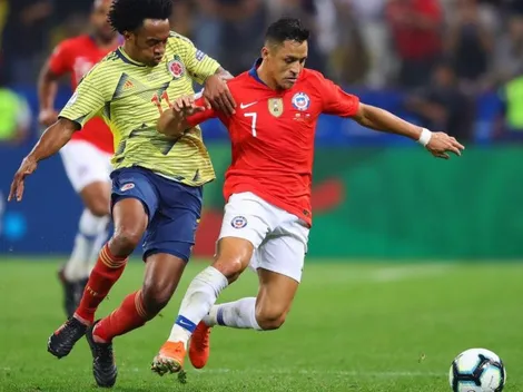 Pura buena onda: Alexis posa con Juan Cuadrado en el aeropuerto