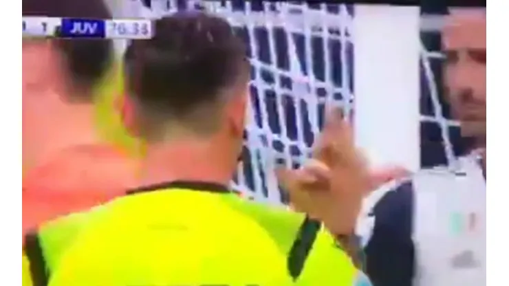 El saludo entre Rocchi y Bonucci no pasó desapercibido