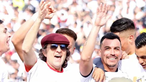 Mosa celebra con Paredes.