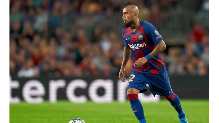 Barcelona de Arturo Vidal recibe al Sevilla por la Liga de España, en su octava fecha.