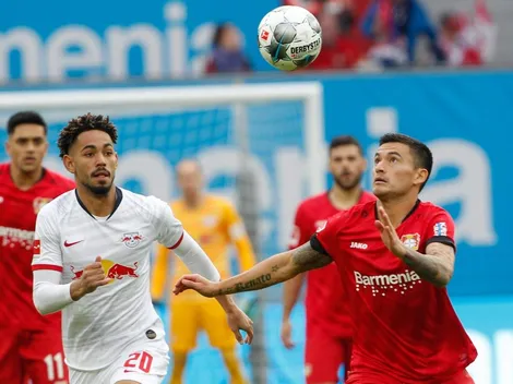 Aránguiz da pase gol y sale en camilla por una plancha en empate del Bayer