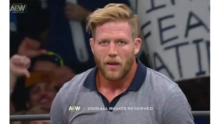 Jake Hager hace su debut en AEW y destruye a Cody Rhodes