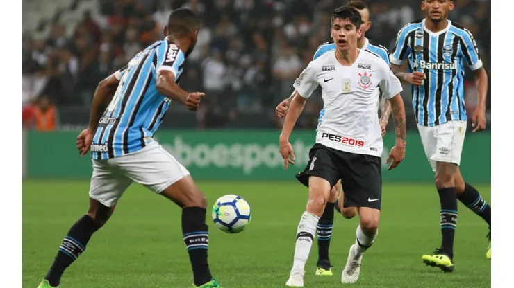 Cambia de club: Ángelo Araos deja el Corinthians y parte al Ponte Petra