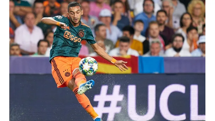 Ziyech la puso en donde no llegan los porteros.