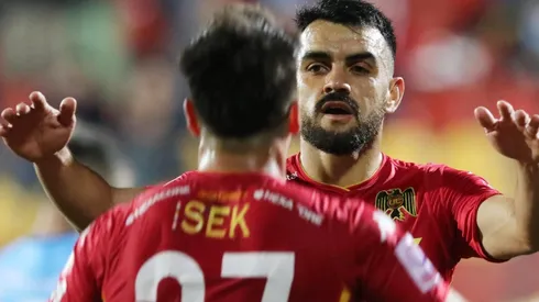 Misael Dávila celebró recatadamente sus goles, por su pasado en Iquique