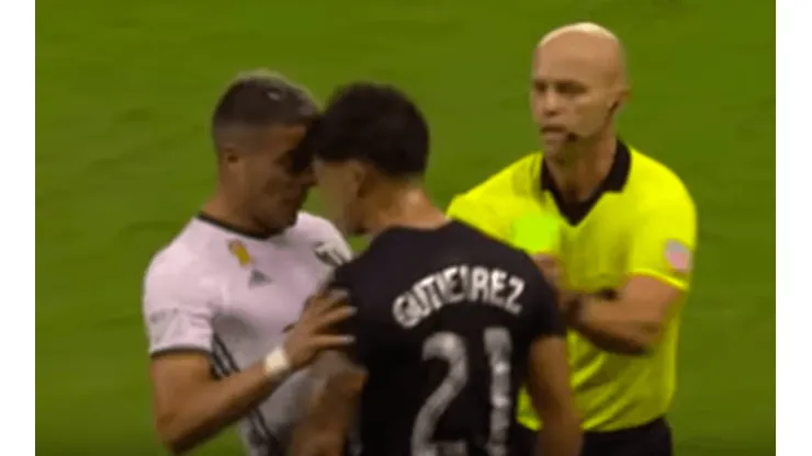 Felipe Gutiérrez y Brian Fernández protagonizan caliente discusión en la MLS