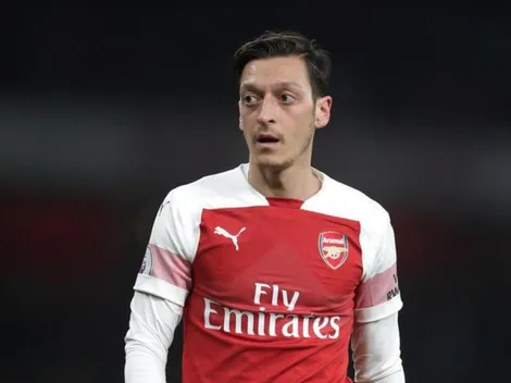 El Arsenal no sabe qué hacer con Mesut Özil