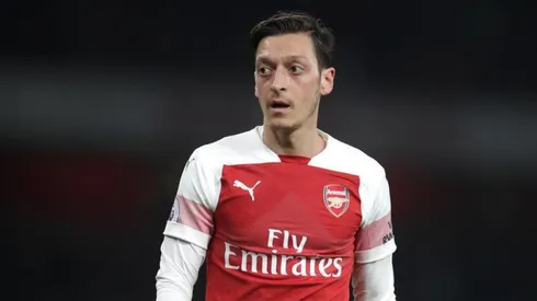 El Arsenal no sabe qué hacer con Mesut Özil