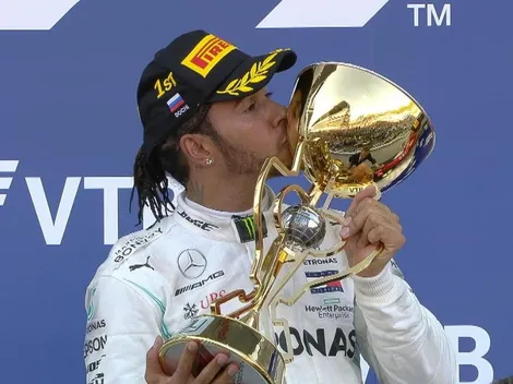 Hamilton aprovechó los regalos de Vettel y Ferrari y dio otro paso al hexacampeonato