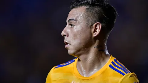 Eduardo Vargas no vio minutos en el Clásico Regio.