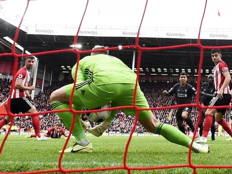 El condoro del arquero del Sheffield United en el gol del Liverpool