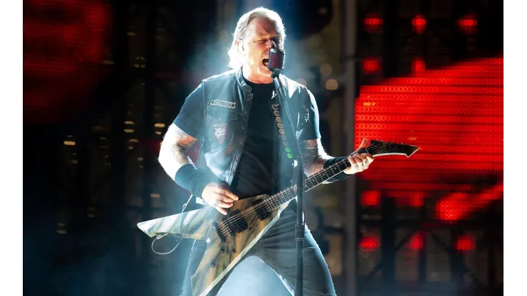 James Hetfield entra a rehabilitación hasta el otro año.