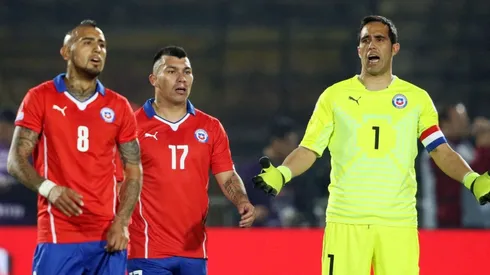 Bravo, Vidal y Medel no comparten cancha desde el duelo con Ecuador en 2017