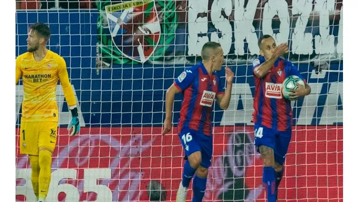 ¡Aparece el histórico! Fabián Orellana anota, levanta al Eibar y consigue remontada ante Sevilla