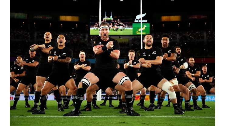 All Blacks realizan el Haka, en su debut en el Mundial de Rugby de Japón, ante Sudáfrica.