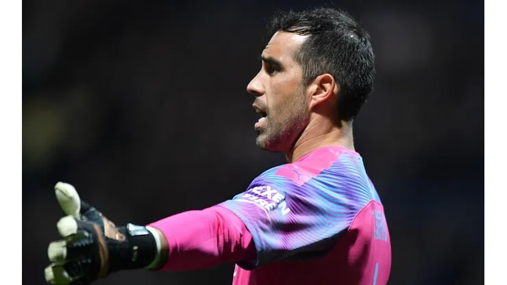 Bravo contra el Preston.