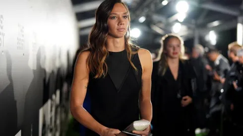 Tiane Endler salió satisfecha de la premiación.