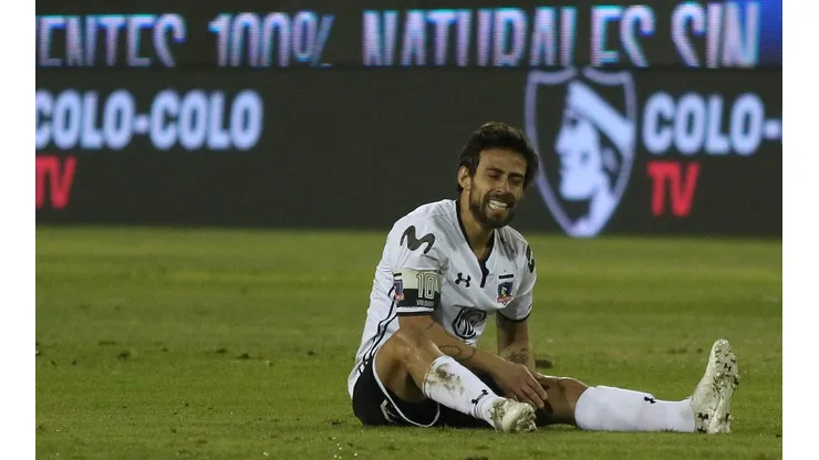 Hasta un mes puede estar de baja el Mago Valdivia.