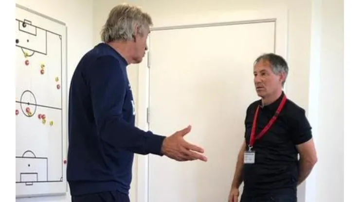 Ex DT de Independiente visita a Manuel Pellegrini en West Ham