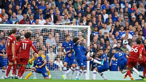 Liverpool sigue firme en la cima de la Premier League tras vencer al Chelsea