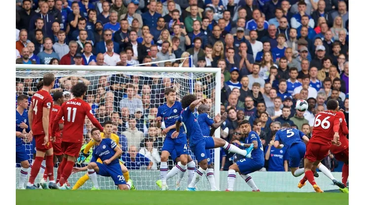 Liverpool sigue firme en la cima de la Premier League tras vencer al Chelsea