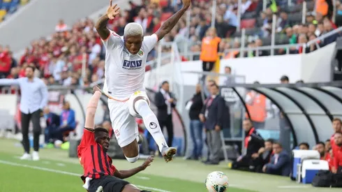 Junior sigue puntero en Turquía