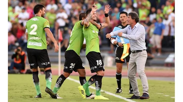 Sagal celebra su golazo.