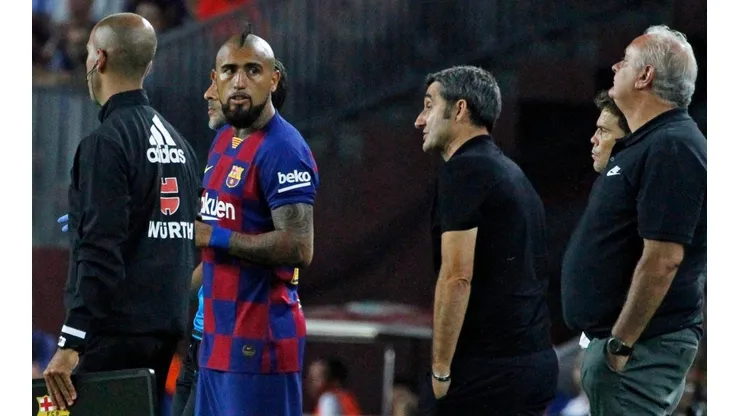En España culpan al DT del Barcelona por nivel de Arturo Vidal: "El Valverde de este año ha abandonado la jerarquía"