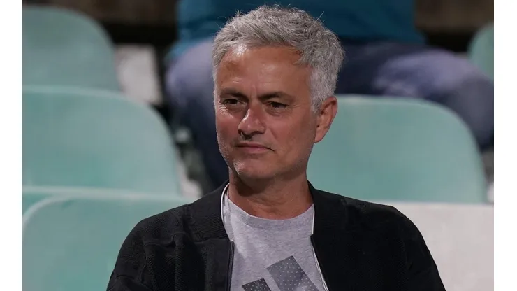 Mou tajante.