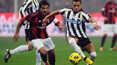 Alexis contra el Milan en 2011.