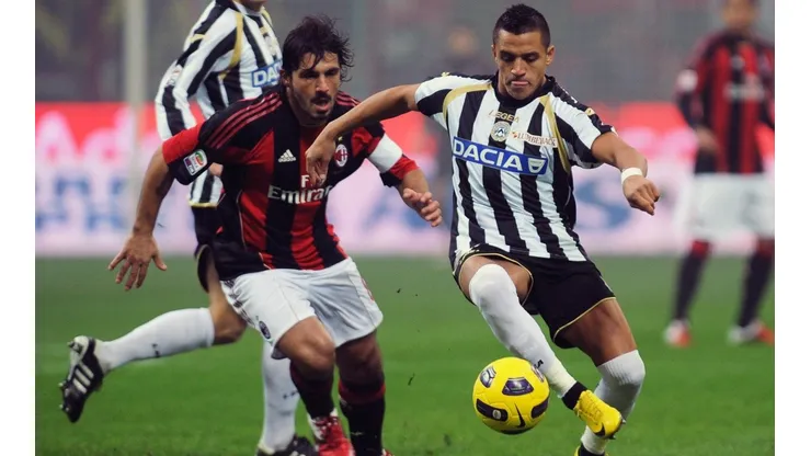 Alexis contra el Milan en 2011.